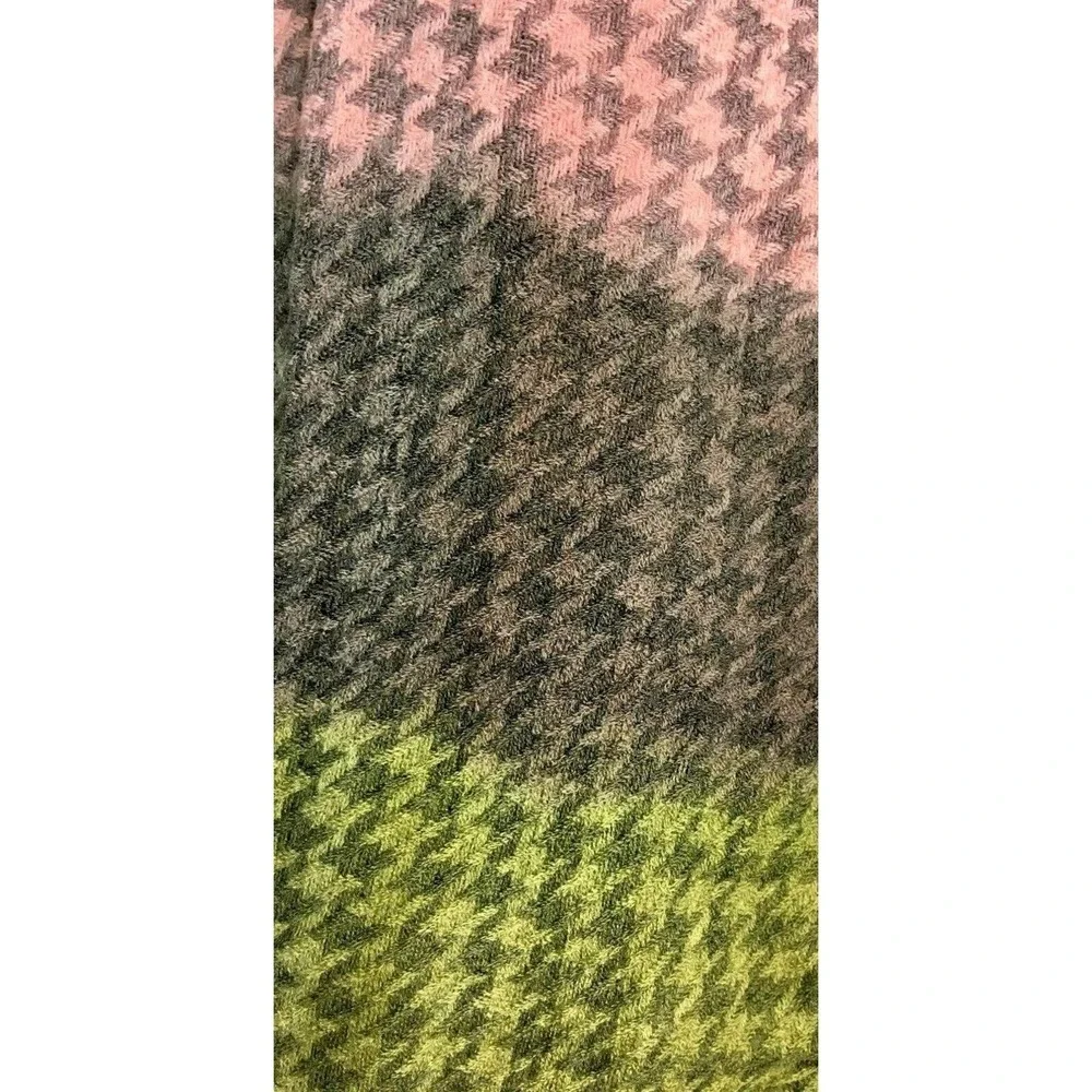 New OCTAVIA Stitch Fix Colorblock Houndstooth SCARF Pink Multi 26